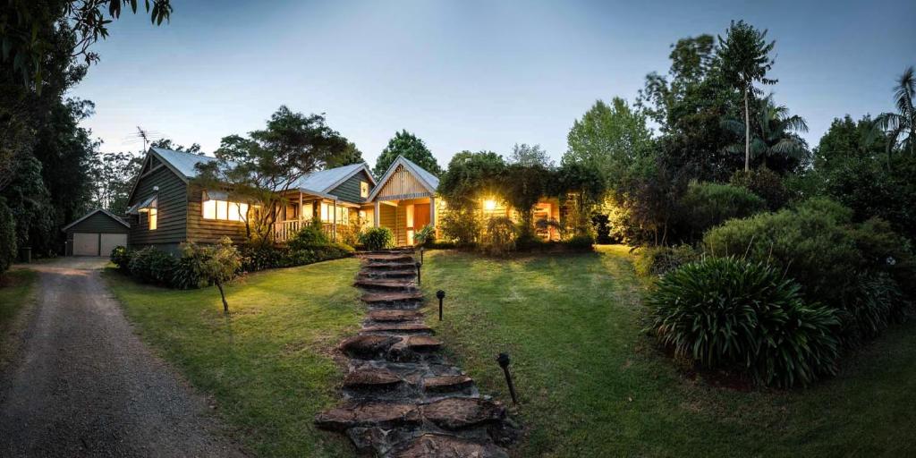 Mount Glorious Getaways